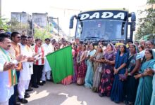 उन्नत पशुपालन एवं डेयरी प्रबंधन सीखने बनासकाठा गुजरात रवाना हुए कबीरधाम के पशुपालक और बिहान की दीदियां