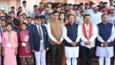 नए विश्वास के साथ आगे बढ़ रहे पुनर्वासित युवा: विधानसभा में समझी जनतांत्रिक प्रणाली