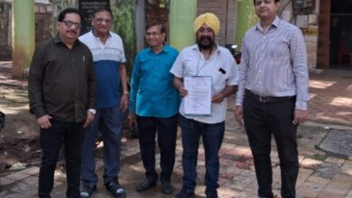 नेहरू नगर कमर्शियल कॉम्प्लेक्स की सड़कों के डामरीकरण को लेकर भिलाई निगम जोन आयुक्त के नाम सौंपा ज्ञापन नेहरू नगर कमर्शियल कॉम्प्लेक्स की सड़कों के डामरीकरण को लेकर भिलाई निगम जोन आयुक्त के नाम सौंपा ज्ञापन