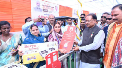 जनकल्याणकारी योजनाओं से बदल रही जिंदगी, मुख्यमंत्री ने हितग्राहीमूलक सामग्रियों का किया वितरण