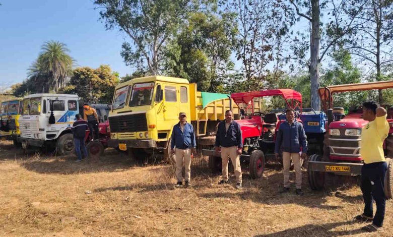 बस्तर में अवैध खनिज उत्खनन और परिवहन पर खनिज विभाग ने चलाया सख्त अभियान