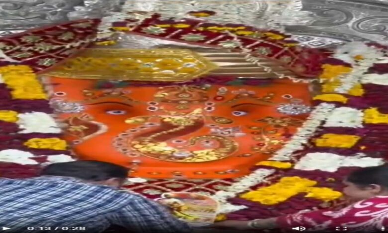 मंदिर प्रबंधन की शिकायत पर पुलिस ने कुख्यात बदमाश पर एफआईआर दर्ज की