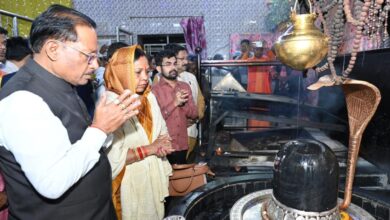 महाशिवरात्रि पर मुख्यमंत्री विष्णु देव साय ने किया बाबा धाम में पूजा-अर्चना
