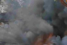 फ्रिज शॉर्ट सर्किट से आग लगी, चार परिवार बेघर