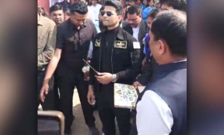 शुभांशु शुक्ला रायपुर पहुंचे, बच्चों को दी अंतरिक्ष शिक्षा की प्रेरणा शुभांशु शुक्ला रायपुर पहुंचे, बच्चों को दी अंतरिक्ष शिक्षा की प्रेरणा