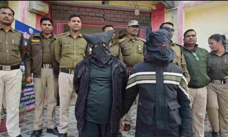 गौ रक्षक सूचना पर पुलिस की कार्रवाई, तीन आरोपी गिरफ्तार, भारी सामान जब्त