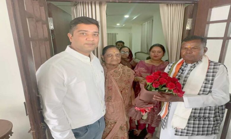 कवासी लखमा ने रायपुर में नेताओं से की मुलाकात, आदिवासी अधिकारों और बस्तर की सुरक्षा पर जोर