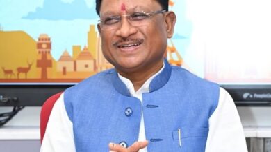 मुख्यमंत्री ने छात्रों का बढ़ाया हौसला, कहा– डर स्वाभाविक, लेकिन रखें विश्वास