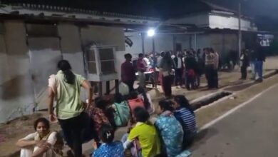 57 दिनों से भूख हड़ताल पर डीएड अभ्यर्थी, रायपुर में अंगारों पर चलकर किया प्रदर्शन