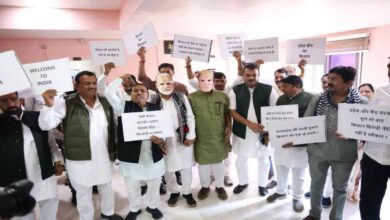 विधानसभा ट्रेड डील विरोध और लाडली बहना योजना पर विपक्ष का जोरदार प्रदर्शन विधानसभा ट्रेड डील विरोध और लाडली बहना योजना पर विपक्ष का जोरदार प्रदर्शन