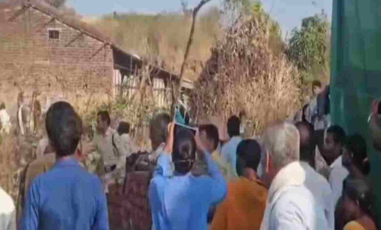 शासकीय कार्य में बाधा छिंदवाड़ा में 12 ग्रामीणों पर मामला दर्ज