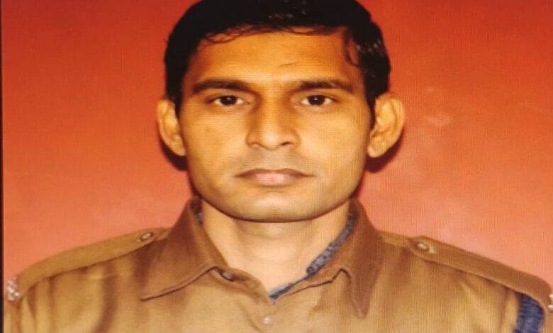 वॉलीबॉल खेलने के बाद बिगड़ी तबीयत, SSB जवान ने तोड़ा दम वॉलीबॉल खेलने के बाद बिगड़ी तबीयत, SSB जवान ने तोड़ा दम