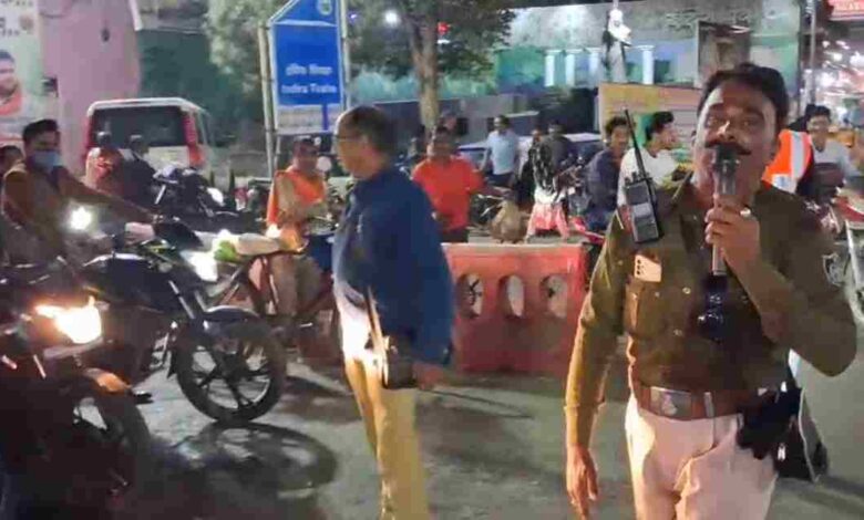 छिंदवाड़ा में एएसआई गाना गाकर दिला रहे ट्रैफिक नियमों की शपथ