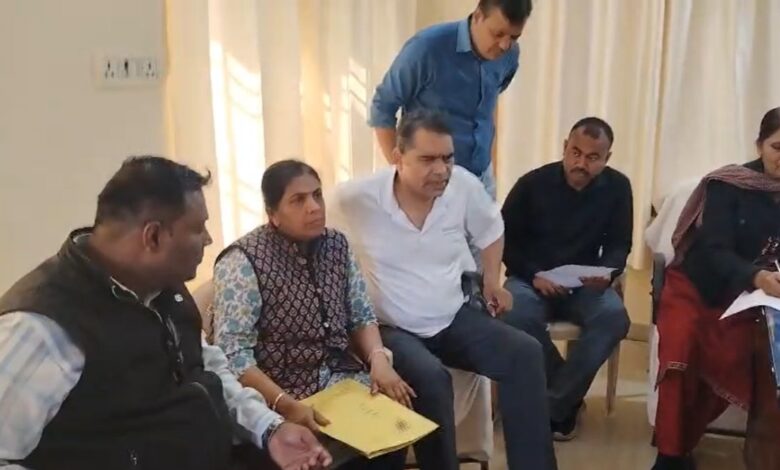 लोकायुक्त की बड़ी कार्रवाई जबलपुर में रिश्वत लेते जल विभाग अधिकारी गिरफ्तार लोकायुक्त की बड़ी कार्रवाई जबलपुर में रिश्वत लेते जल विभाग अधिकारी गिरफ्तार