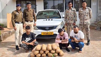 कबीरधाम पुलिस ने तीन अंतरराज्यीय गांजा तस्करों को गिरफ्तार, 15.48 किलो गांजा बरामद कबीरधाम पुलिस ने तीन अंतरराज्यीय गांजा तस्करों को गिरफ्तार, 15.48 किलो गांजा बरामद