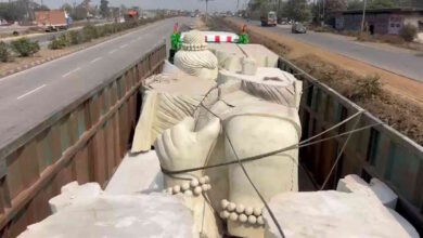 चंदखुरी कौशल्या माता मंदिर में 51 फीट ऊंची श्रीराम की नई प्रतिमा पहुंची चंदखुरी कौशल्या माता मंदिर में 51 फीट ऊंची श्रीराम की नई प्रतिमा पहुंची