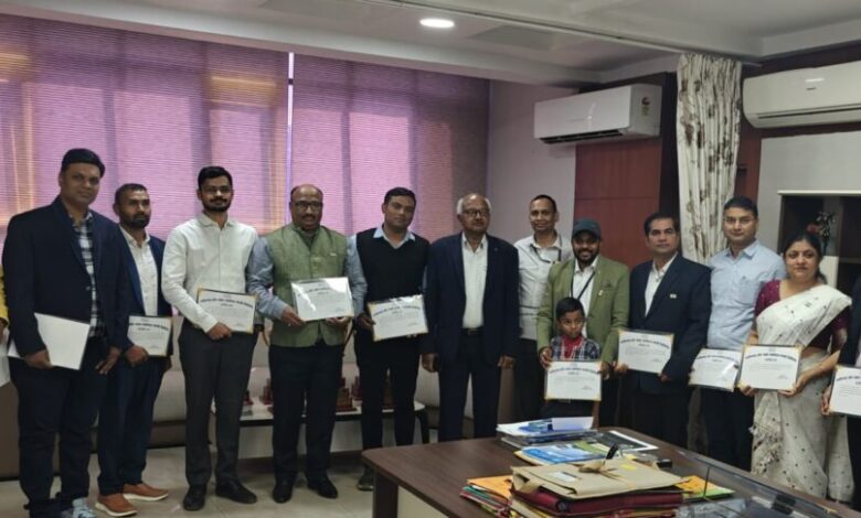 सूझ-बूझ से कंपनी को करोड़ों रूपए की बचत,12 विद्युत कर्मी सम्मानित