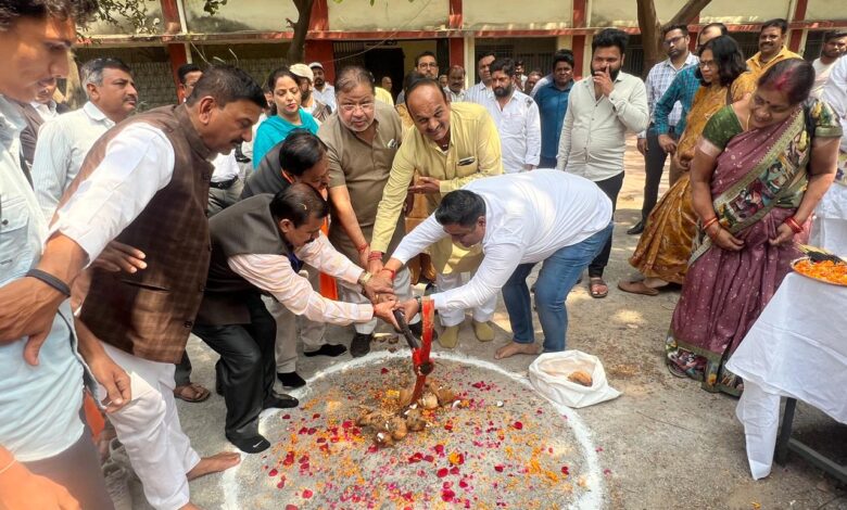 छत्तीसगढ़ महाविद्यालय में होगा अतिरिक्त कक्ष का निर्माण, हुआ भूमिपूजन छत्तीसगढ़ महाविद्यालय में होगा अतिरिक्त कक्ष का निर्माण, हुआ भूमिपूजन