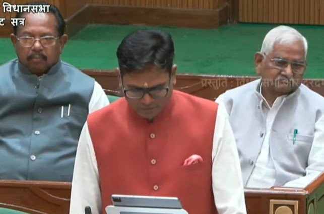 दुर्ग, जशपुर, रायपुर, बलौदाबाजार और रायगढ़ के महाविद्यालयों में स्थापित होगा उत्कृष्टता केंद्र