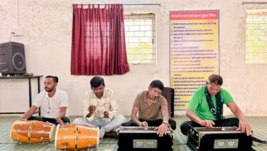 जिन हाथों ने कभी बंदूक थामकर हिंसा को अंजाम दिया, वही प्रशिक्षण लेकर सीख रहे हुनर जिन हाथों ने कभी बंदूक थामकर हिंसा को अंजाम दिया, वही प्रशिक्षण लेकर सीख रहे हुनर