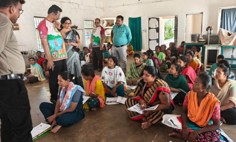 हथियार छोड़ शिक्षा की राह पर बढ़ रहे पुनर्वासित युवा, उल्लास महापरीक्षा में 28 युवा हुए शामिल