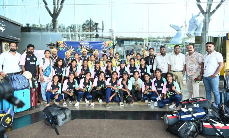 खेल प्रतिभा का महाकुंभ: असम से तैराकी के 10 और तमिलनाडु से 17 फुटबॉल खिलाड़ियों का दल पहुंचा रायपुर