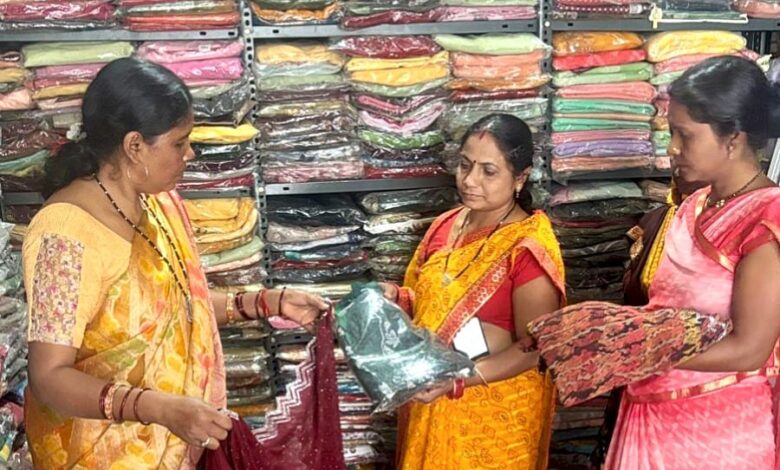 बिहान से सशक्त हो रहीं ग्रामीण महिलाएं, स्व सहायता समूह से जुड़कर बना रहीं अपनी अलग पहचान