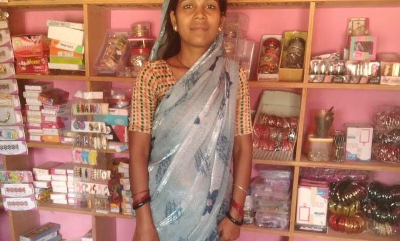 डिजिटल दौर में बदली तस्वीर: फैंसी स्टोर से प्रीति यादव बनीं नई पीढ़ी की आत्मनिर्भर उद्यमी