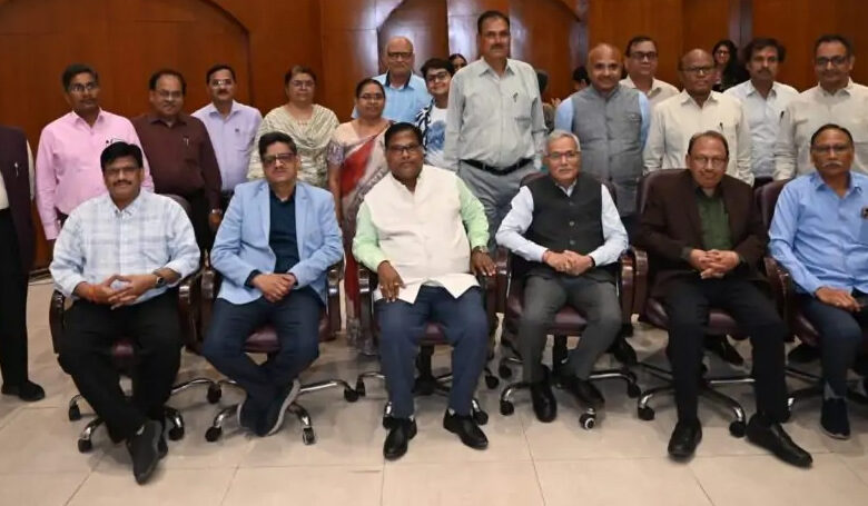 पॉवर कंपनी से ईडी. गजपाल, सीई अग्रवाल सहित सात अधिकारी-कर्मचारियों की भावभीनी विदाई