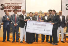 जस्टिस हिदायतुल्लाह इंटरनेशनल मूट कोर्ट का खिताब इंस्टीट्यूट ऑफ लॉ, निरमा यूनिवर्सिटी, गांधीनगर को