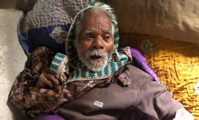 100 वर्षीय सोहद राम चक्रेश को मिला पक्का घर, जीवन में आई नई सुरक्षा और सम्मान 100 वर्षीय सोहद राम चक्रेश को मिला पक्का घर, जीवन में आई नई सुरक्षा और सम्मान