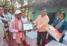 ग्रामीण विद्युतीकरण को नई दिशा देने पेंड्रा जिले के गांव पहुंचे सीएसपीडीसीएल प्रबंध निदेशक