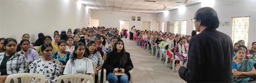 संचारी अंग्रेजी और सॉफ्ट स्किल्स पर सेमिनार