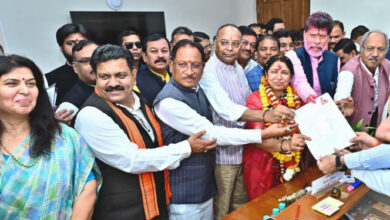 लक्ष्मी व फूलोदेवी ने राज्यसभा के लिए भरा नामांकन