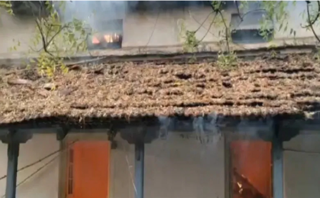 तहसील कार्यालय में लगी अचानक भीषण आग, रिकॉर्ड रूम के कुछ हिस्से जले