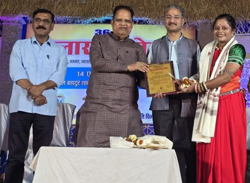 हिमानी वासनिक को बिलासा लोककला सम्मान