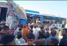 यात्री बस को ट्रक ने मारी टक्कर, 4 की मौत
