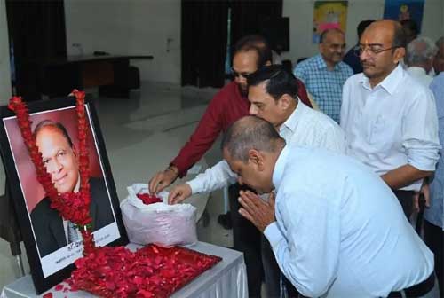 डॉ. पी.एल.यदु की स्मृति में आयोजित श्रद्धांजलि सभा डॉ. पी.एल.यदु की स्मृति में आयोजित श्रद्धांजलि सभा