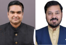 जब विस सभापति ने रिकेश का नाम पुकारा तो प्रश्न पूछने उठ खड़े हुए अनुज