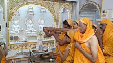 श्री आदिनाथ दिगम्बर जैन बड़ा मंदिर में हुआ अभिषेक और शांतिधारा,कल निकलेगी शोभायात्रा