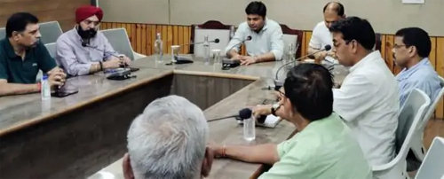 आवश्यकता एवं उपलब्ध स्टॉक के आधार पर उद्योगों को गैस आपूर्ति की जाएगी सुनिश्चित- निगम कमिश्नर विश्वदीप