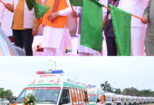 प्रदेश की लाइफलाइन हुई सशक्त : मुख्यमंत्री साय ने 370 नई एम्बुलेंस को दिखाई हरी झंडी