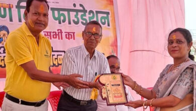 कृष्ण मित्र फाउंडेशन ने प्राचार्या हेमलता व पत्रकार श्रेया को किया सम्मानित