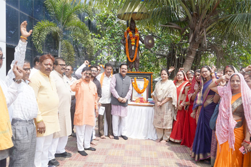 वीरांगना अवन्ति बाई लोधी को बलिदान दिवस पर महापौर मीनल ने दी आदरांजलि