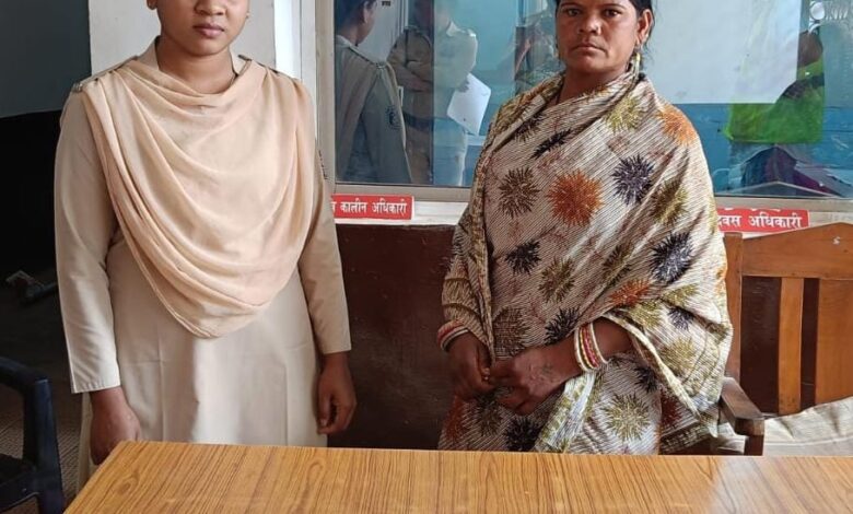 सोने का जेवर चोरी करने वाली महिला गिरफ्तार