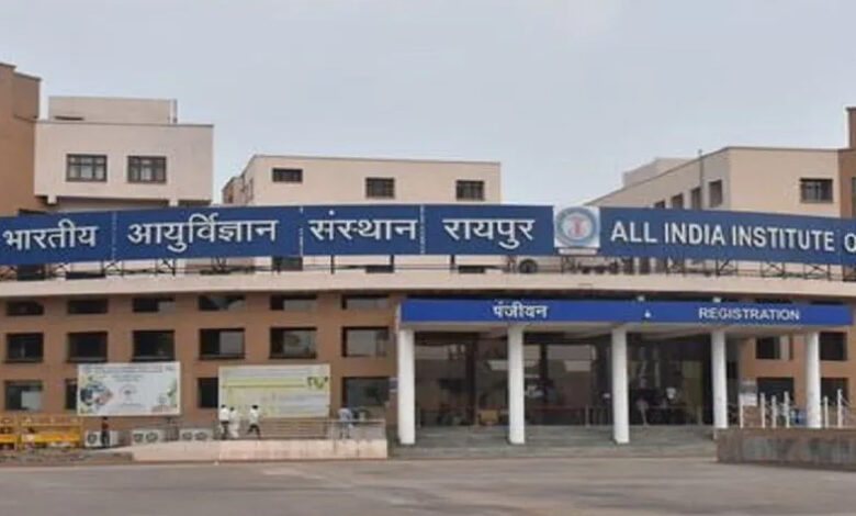 एम्स में 305 में से 190 डॉक्टर हैं कार्यरत, गंभीर मरीज को भेज देते हैं अंबेडकर अस्पताल