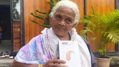 90 वर्षीय चाका बाई पुन: सुन सकती है जीवन की मधुर ध्वनि 90 वर्षीय चाका बाई पुन: सुन सकती है जीवन की मधुर ध्वनि