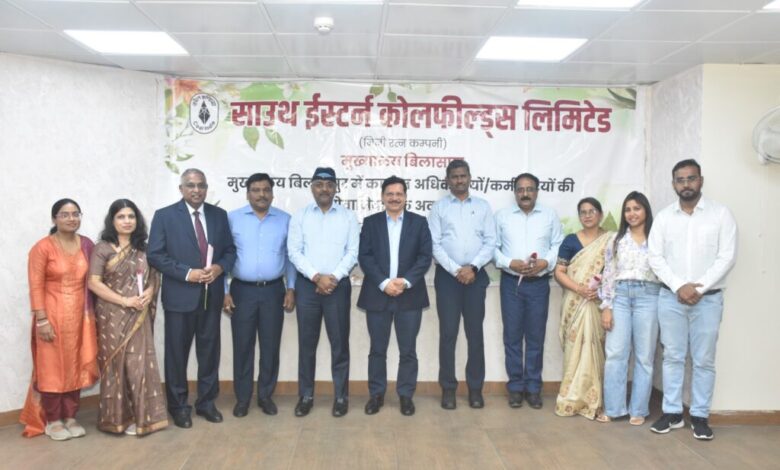 एसईसीएल मुख्यालय के 3 कर्मियों को सेवानिवृत्ति पर भावभीनी विदाई दी गयी एसईसीएल मुख्यालय के 3 कर्मियों को सेवानिवृत्ति पर भावभीनी विदाई दी गयी