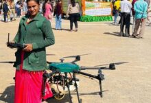 बिहान से मिली नई उड़ान, ड्रोन तकनीक से किसानों की मदद कर आत्मनिर्भर बनीं सीमा