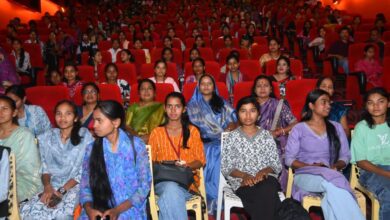 मंत्री राजवाड़े ने 600 छात्राओं को दिखाई द केरल स्टोरी 2